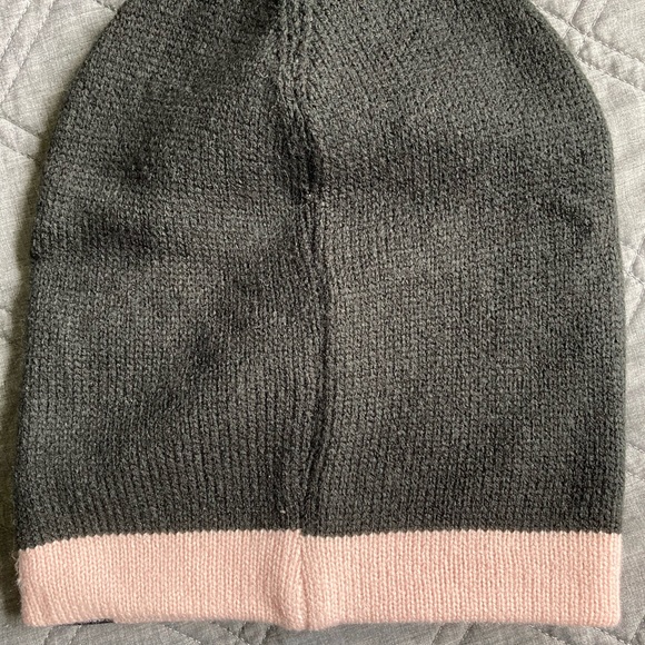 Victoria Secret Reversible Beanie - NWT - Picture 2 of 5